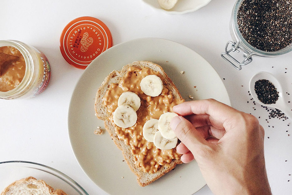 Когда есть углеводы, до или после тренировки?